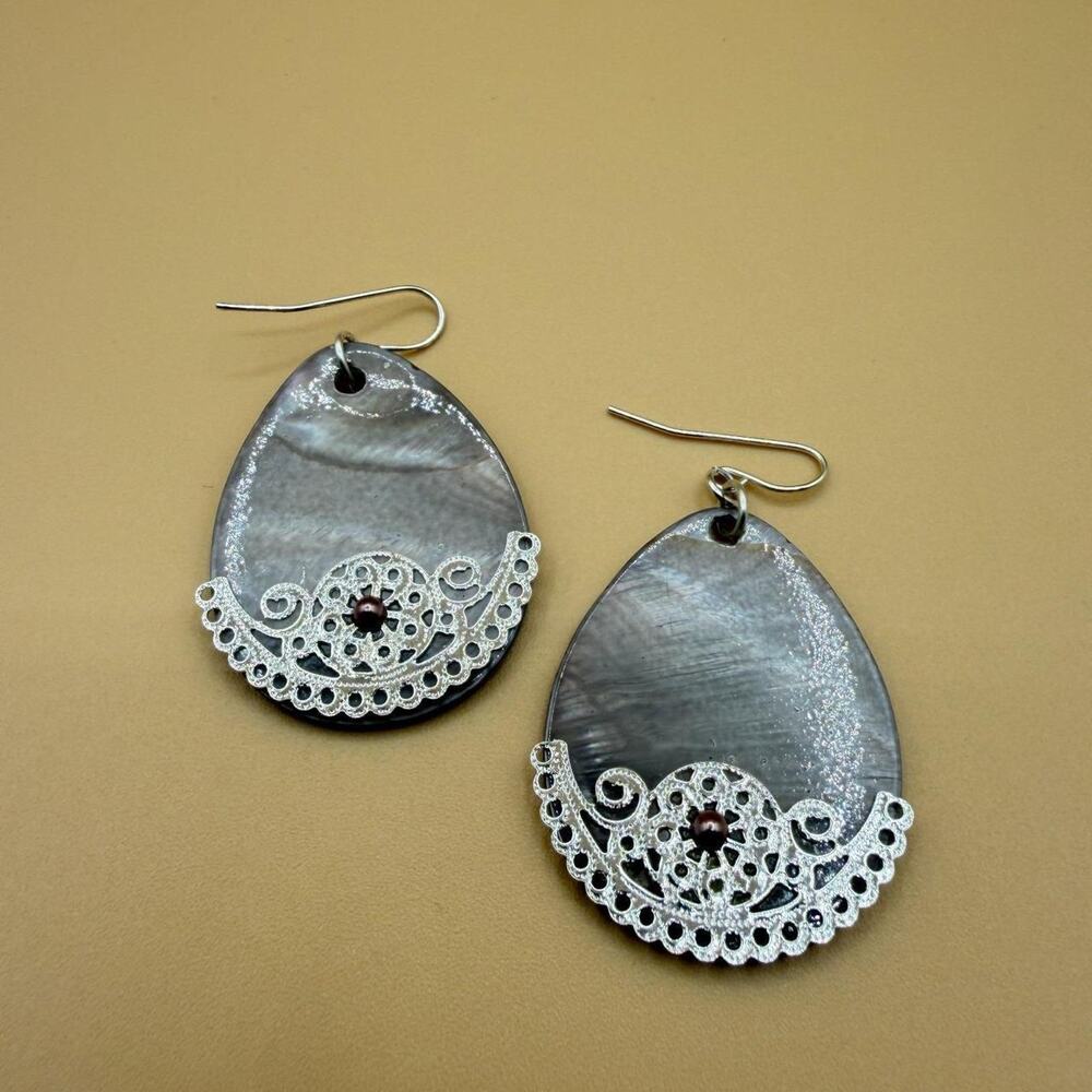 Mother of pearl gray teardrop